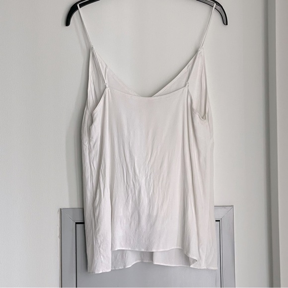 ARITZIA WILFRED FREE Classic White V-Neck Camisole Top - Picture 2 of 8
